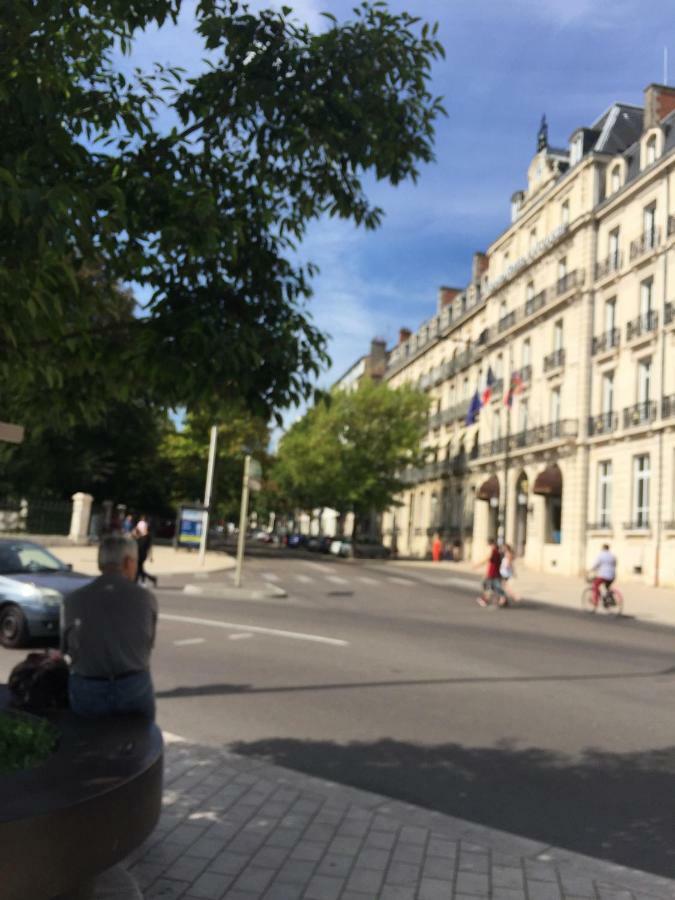 Le Jardin Darcy Liberte Hyper Centre Gare-Ville Parking Public Payant Dans La Rue Dijon Eksteriør bilde